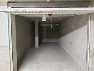 Parking coche  Maliaño - avda libertad. En venta garaje cerrado en el centro de maliaño. en el edificio