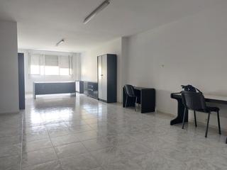 Lloguer Local Comercial a Maliaño. Local comercial en alquiler con una superficie construida de 40