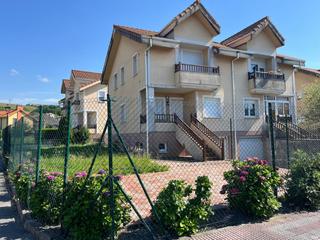 Casa aparellada a Revilla. Venta chalet pareado en revilla