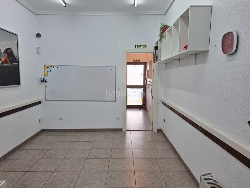 Foto 9762361a-3b18-4422-a8b1-40b77ac9a9e2. Alquiler local comercial en calle jaime del amo 2 local en centro en Suances