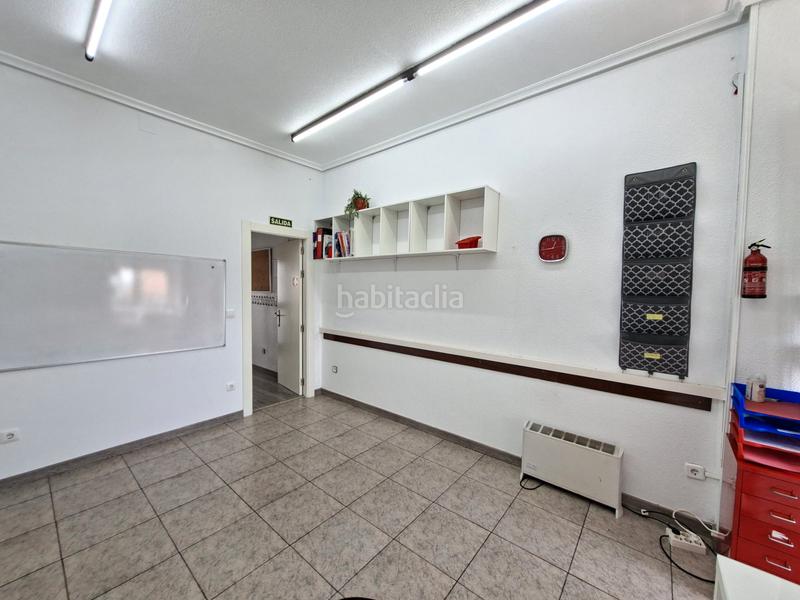 Foto a64bd65d-d2f7-432b-913c-70bec86f0a48. Alquiler local comercial en calle jaime del amo 2 local en centro en Suances