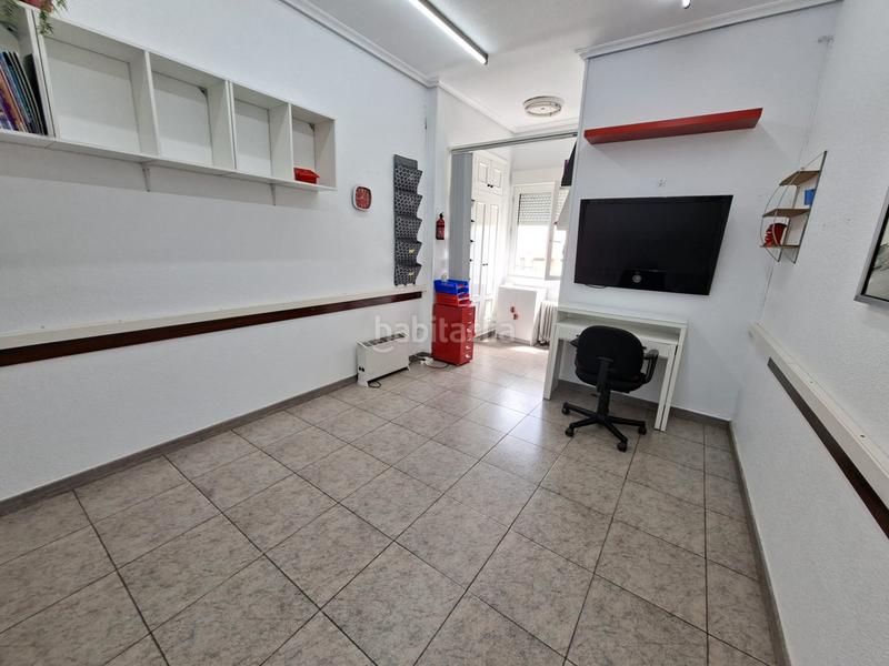 Foto a65a95cd-6d1d-44d3-a43c-180fa77f9427. Alquiler local comercial en calle jaime del amo 2 local en centro en Suances