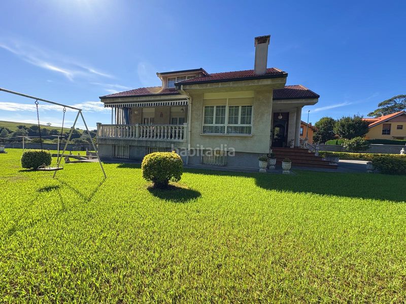 Foto cd4ef27f-1dfa-4bd8-8fd4-16e381b36260. Casa con parcheggio in Suances