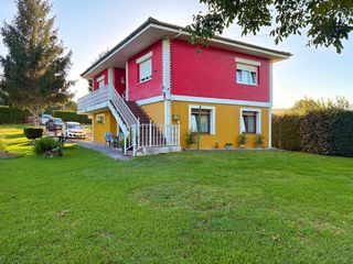 House  Barrio campuzano 453. Casa independiente con jardín cerca de torrelavega