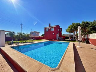 Xalet  Calle teuladins (dels). Chalet de ensueño en llíria listo para entrar a vivir y disfruta