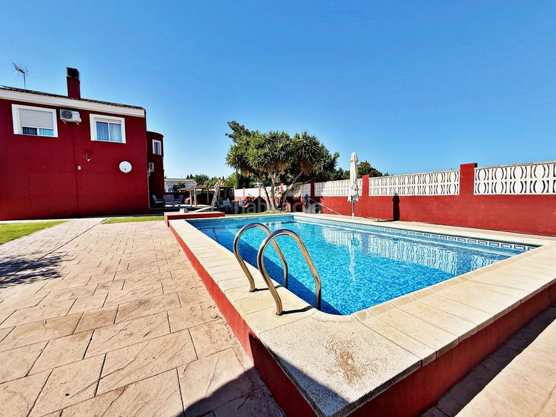 Foto 464c5fd2-07c1-4b82-8f5c-f8580691ce87. Xalet amb calefacció aparcament piscina a Urbanizaciones Llíria