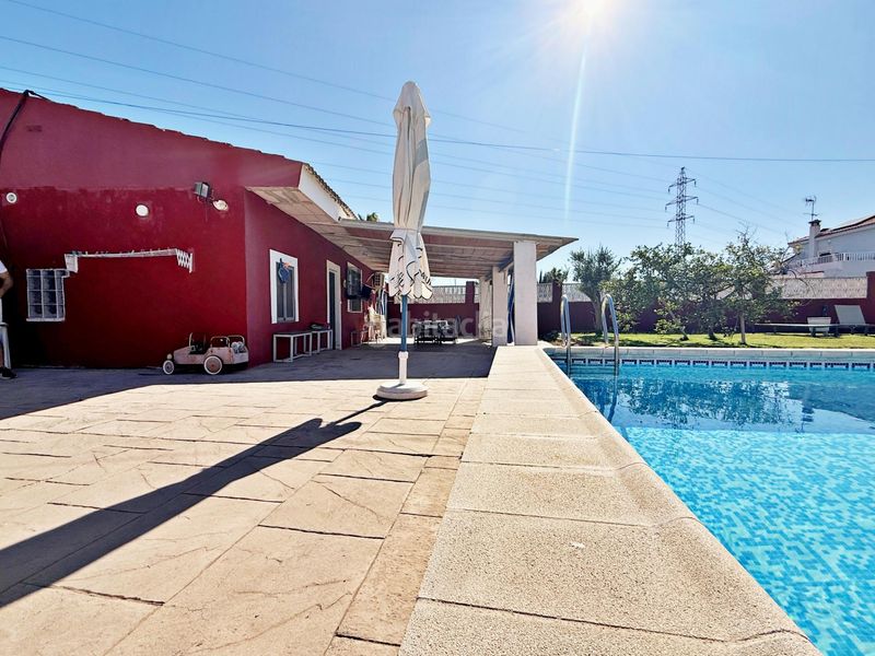 Foto ef097bdf-c1b0-46cf-af77-0ae31d97d1d5. Xalet amb calefacció aparcament piscina a Urbanizaciones Llíria