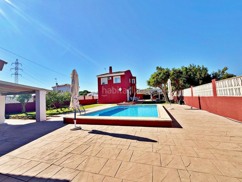 Foto fb81e54e-adfb-41b1-b242-5b10c91199cd. Xalet amb calefacció aparcament piscina a Urbanizaciones Llíria