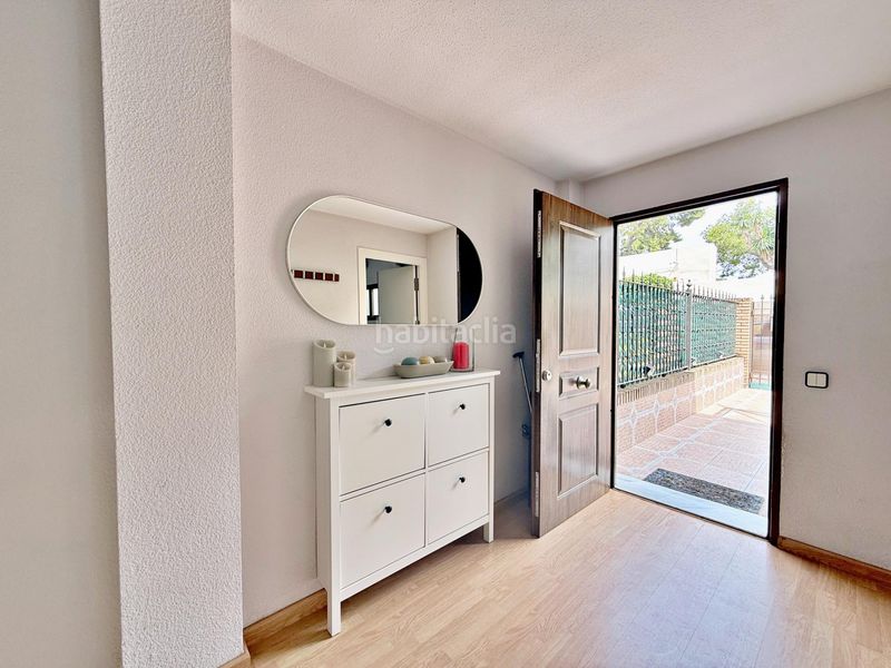 Foto 530ec1e4-46f4-4d03-8396-add0dd2d6872. Casa adossada amb aparcament a Centro Ciudad Paterna