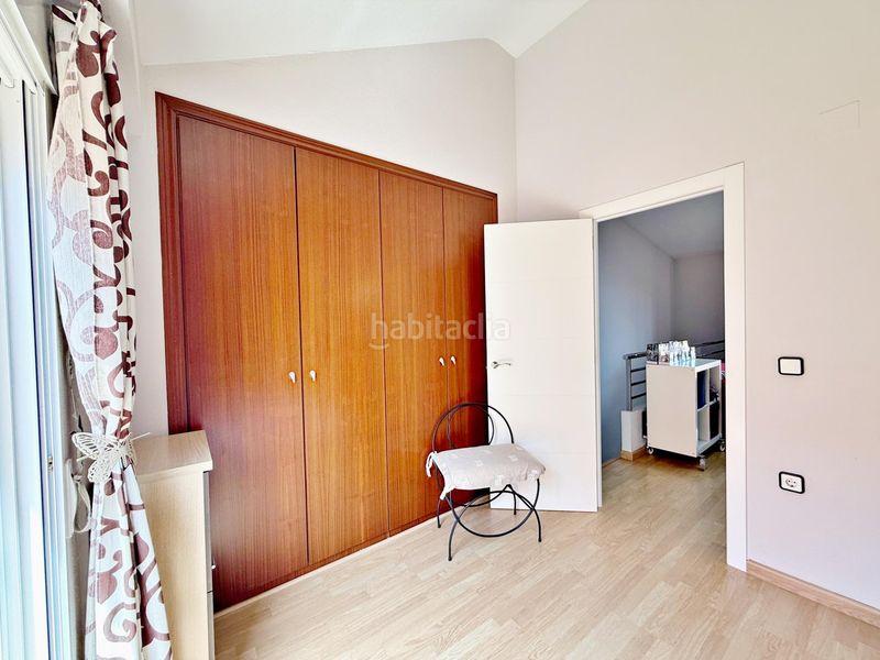 Foto 8bab8e20-4667-417f-b8e2-5b161e3f5e6c. Casa adossada amb aparcament a Centro Ciudad Paterna