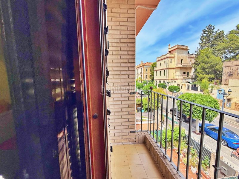 Foto bd920672-edc5-432c-ad3d-d32251a5b22f. Casa adossada amb aparcament a Centro Ciudad Paterna