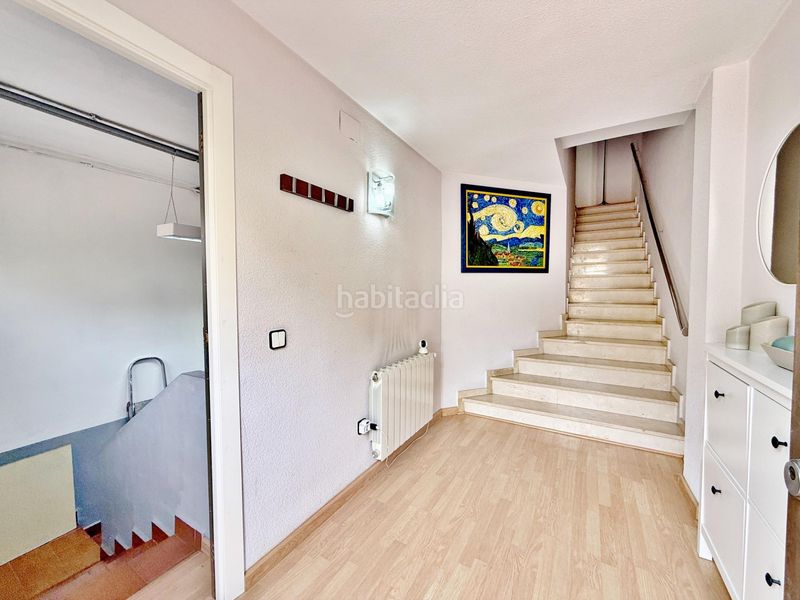 Foto bf3d890b-c317-4b89-ac60-24d802af3403. Casa adossada amb aparcament a Centro Ciudad Paterna