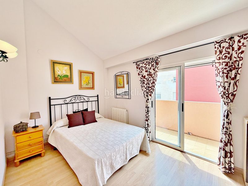 Foto c2dae6ab-1e40-4100-8d36-7f888ee32d62. Casa adossada amb aparcament a Centro Ciudad Paterna