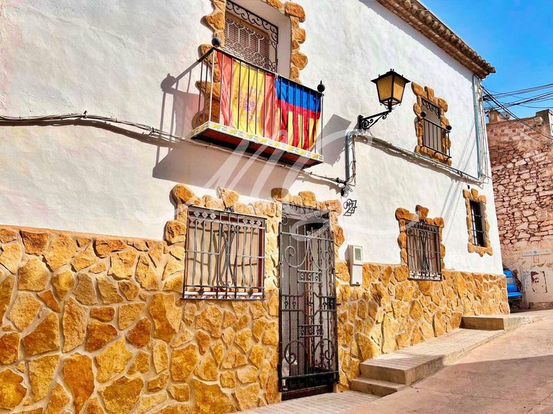 Foto c470b5b3-0b56-47a4-8e65-da3f75b17a17. Casa adossada amb calefacció aparcament a Marines