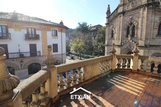 Casa  Kale zaharra kalea. Kale zaharra. erdialdeko eraikin dotorea.