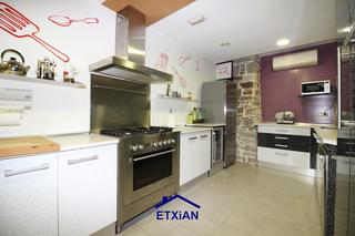 Local Comercial  San juan kalea. Oñatiko erdigunean, plazatik pauso batera! 50m2-tako txokoa salg