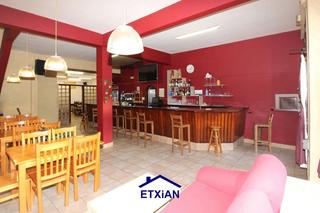 Local Comercial  Vial camino otadui. Erabilera desberdinak izan ditzaken lokal komertzial haundia:  2