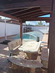 Chalet à Villafranca de los Caballeros