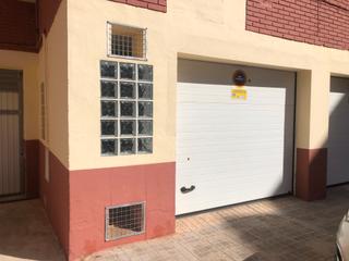 Aparcament cotxe a Alcázar de San Juan. Cochera cerrada zona biblioteca municipal