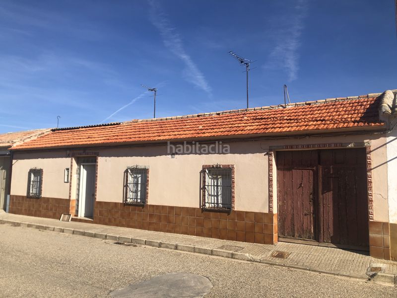 Foto 8dadabd6-2945-4e9d-8958-d19c8aaf4c7c. Casa amb aparcament a Arenales De San Gregorio