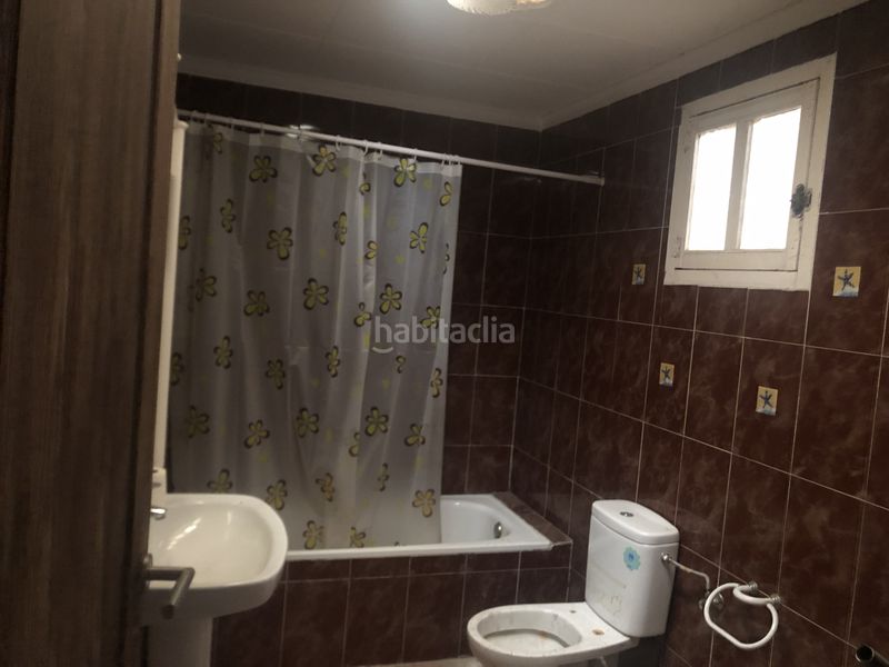 Foto a04bde18-0196-44d6-96cb-6dbdfc60a558. Casa amb aparcament a Arenales De San Gregorio