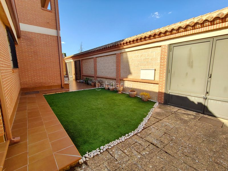 Foto 1eb5c857-2975-4ac8-92a0-1f3aeba5fda3. Casa amb calefacció aparcament piscina a Herencia