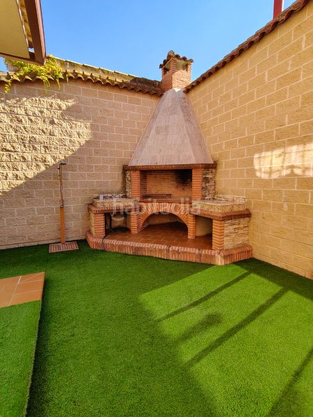 Foto 63047490-3a32-43d6-a569-4c01a6ecfb65. Casa amb calefacció aparcament piscina a Herencia