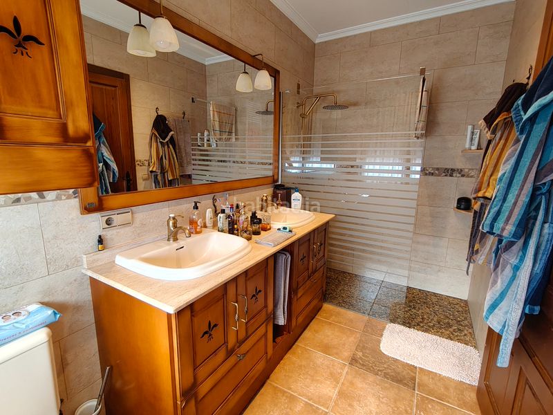 Foto e92c728c-c24a-4e5a-be44-17eb13c522ab. Casa amb calefacció aparcament piscina a Herencia