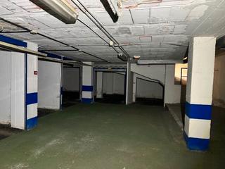 Aparcament cotxe a Calle ramón pérez de ayala 12