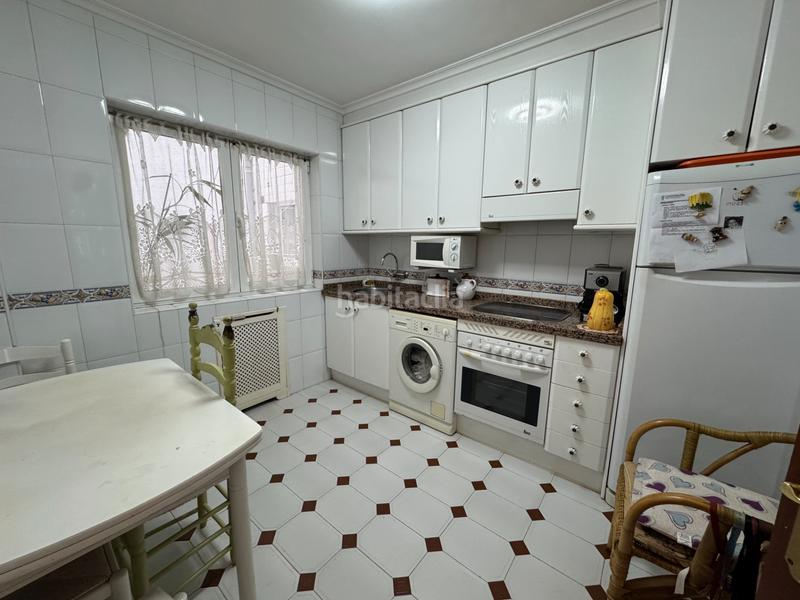 Foto 65628c9f-3dd5-400a-94b2-df889f9f6d32. Etagenwohnung in calle alejandro casona 19 in Masip Oviedo