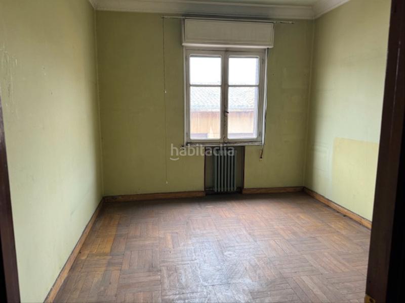 Foto a8d9f5b2-f08f-4ce2-b1ea-60dcdea047f1. Etagenwohnung in calle domingo garcía regueral 8 in Langreo