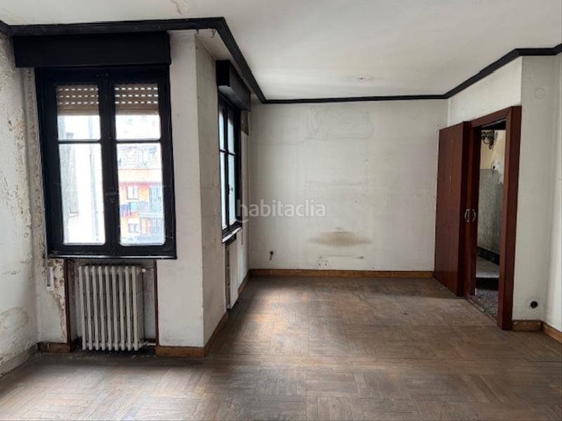 Foto f378d545-9696-45e0-933a-c76feb9b7362. Etagenwohnung in calle domingo garcía regueral 8 in Langreo