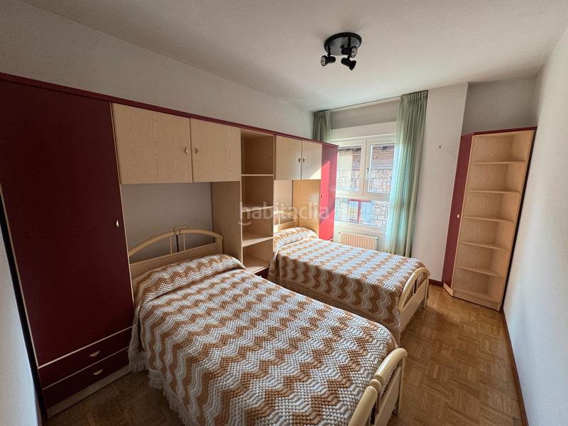 Foto 0d2661d3-d55f-4e26-836b-86c3f46569d8. Appartamento in calle carretera a busloñe 19 in Morcín