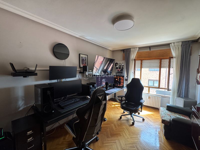 Foto b54c60d2-964f-4e6b-b065-9520cbf516cc. Piso en calle coronel bobes 9 en Ciudad Naranco - Prados de La Fuente Oviedo