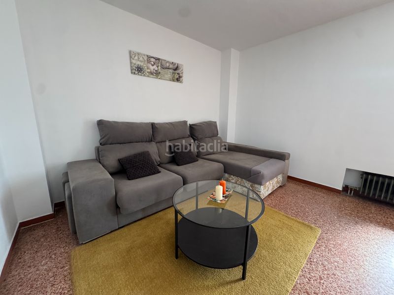 Foto f2cbeb67-68df-4ce2-ba5b-5df0255a6732. Pis amb calefacció aparcament a Lena