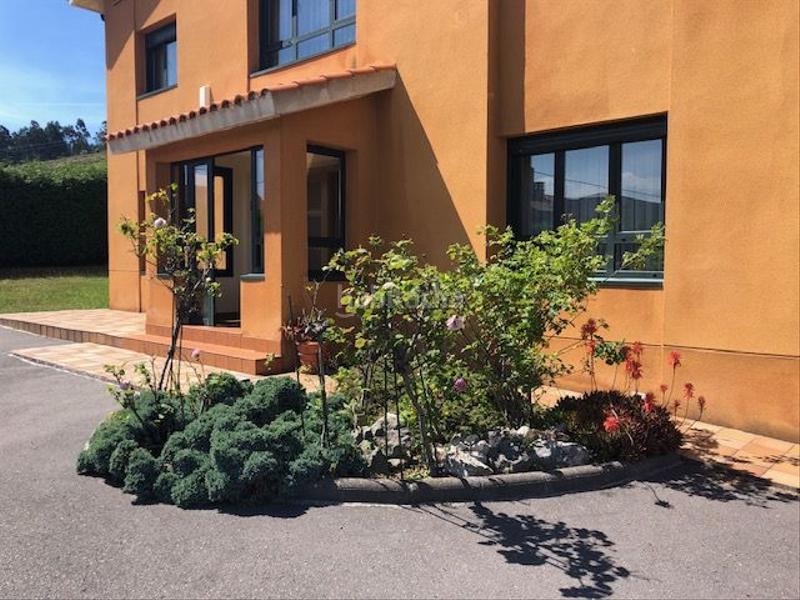 Foto 073cc146-305a-452e-92e3-d9f7eb75b653. Xalet amb calefacció aparcament a Llanera