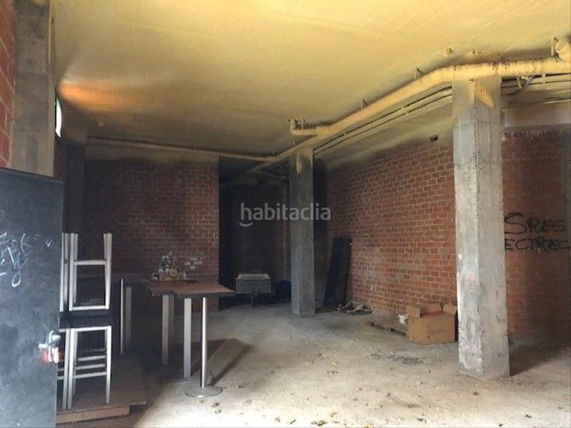 Foto 4a627f0b-dc44-4faa-b760-bd57f2f24835. Alquiler local comercial en avenida josé tartiere 17 en Siero