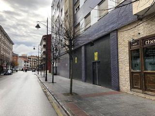 Affitto Locale commerciale in Avenida josé tartiere 17