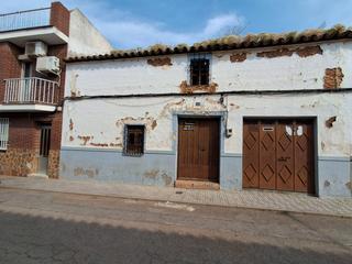 Casa a Calle la cruz 26. ¡tu futuro hogar en calzada de calatrava!