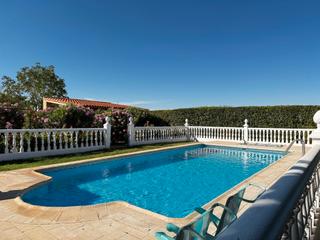 Xalet a N/a. Chalet con piscina, apartamento de invitados y jardín en finca r