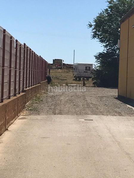 Foto 1cd843ff-aab0-49dd-88e0-2f2f80bffaae. Industrial building in carretera de la solana 3 in Membrilla