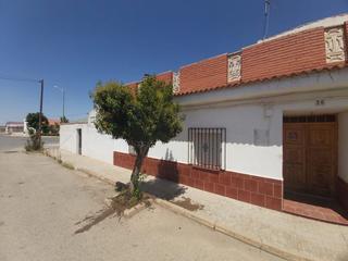 Casa a Calle virgen 36. Venta de casa en calle virgen, torrenueva (ciudad real), 4 hab