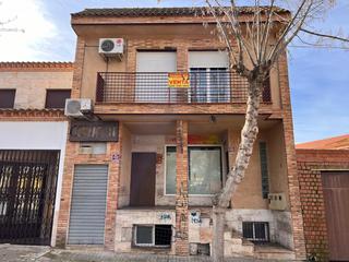 Appartement  Calle donantes de sangre. Oportunidad única en piedrabuena - piso + local + sótano.