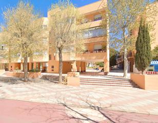 Appartement à Barrio nuevo manzanares 40. ¡gran oportunidad en nuevo manzanares! piso + garaje en venta