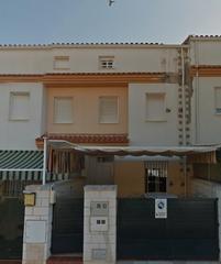 Casa adossada a Calle nogal 7. Oportunidad única en don benito – dúplex en calle nogales
