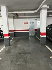 Aparcament cotxe a Centro - Plaza Mayor. Garaje en venta en pio xii.