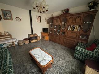 Maison à Fuente el Fresno. Casa en venta en fuente el fresno, 5 dormitorios.