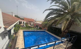 Chalet in Malagón