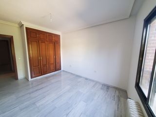 Pis en La Moreria. Piso en venta en ciudad real, 4 dormitorios.