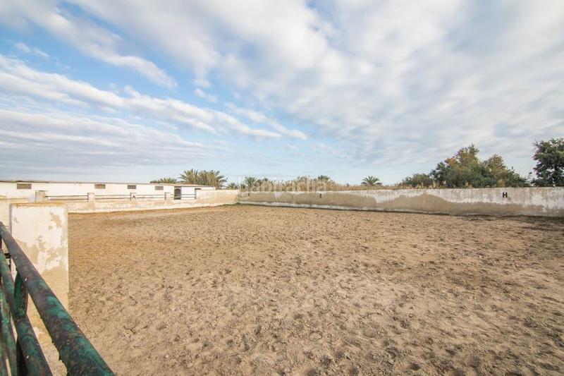 Foto 2cd09528-5dcc-4df9-b659-ffa90c5d5207. Chalet en baya-alta 46 en Las Bayas Elche / Elx